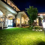 Resort Helena Sands