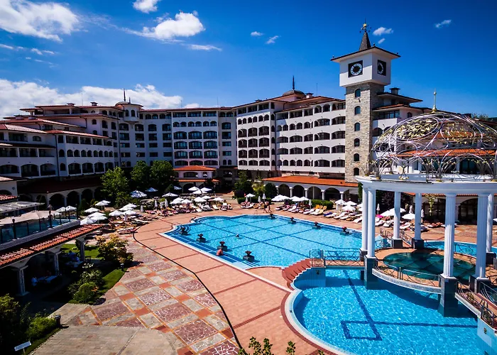 Semesteranläggning (resort) Helena Sands 5*