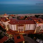 Helena Sands 5*