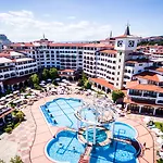 Helena Sands 5*