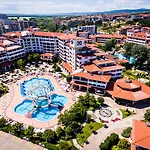 Helena Sands Sluneční pobřeží