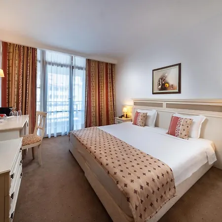 Helena Sands Complex 5*