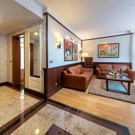 Helena Sands Complex 5*