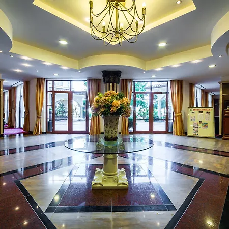 хелена сендс