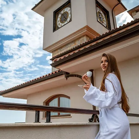 Курортный комплекс Helena Sands 5*