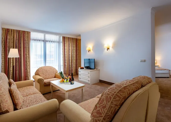 Helena Sands リゾート サニービーチ