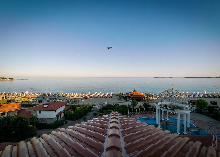 Helena Sands リゾート サニービーチ